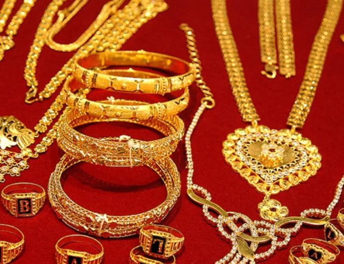 "கொஞ்ச நஞ்ச ஆட்டமா ஆடுன" : தங்கம், வெள்ளி விலை மேலும் சரிவு, நகைப்பிரியர்கள் ஹாப்பி 