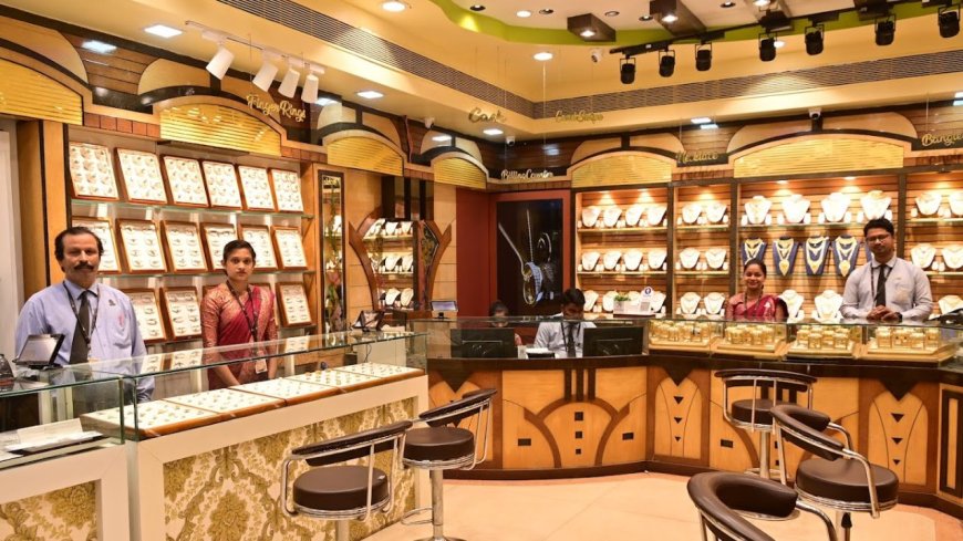 வார தொடக்கத்தில் அதிர்ச்சி: தங்கம், வெள்ளி விலை புதிய உச்சம்: சவரனுக்கு ரூ.1,760 உயர்வு 