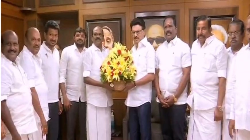 அடுத்தடுத்து விலகும் ஆதரவாளர்கள்: காலியான கூடாரம், தனி மரம் ஆன ஓபிஎஸ்  