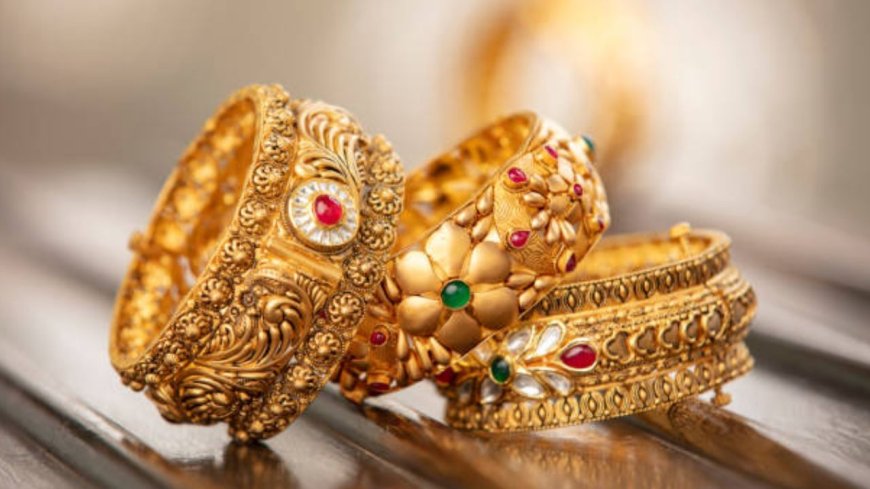 காலையில் விர்ர்ர்ர்ர்… மாலையில் சர்ர்ர்ர்ர்: தங்கம் சவரனுக்கு ரூ 800 குறைவு 