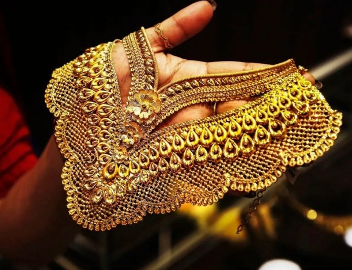 திரும்பவும் முதல்ல இருந்தா..! தங்கம், வெள்ளி விலை மீண்டும் விர்ர்ர்ர்ர்