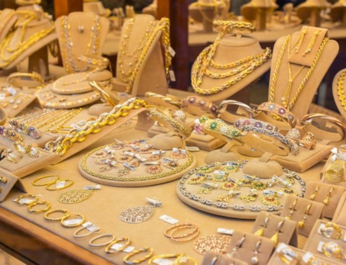 "இதுக்கு எண்ட் கார்டே கிடையாது" , மீண்டும் உயர்ந்த தங்கம், வெள்ளி : சவரனுக்கு ரூ.5040 உயர்வு