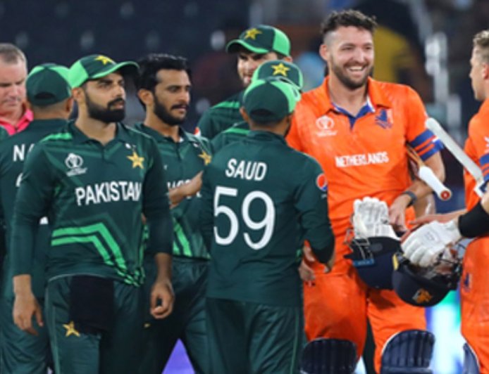 டி20 உலகக் கோப்பை முதல் போட்டி: பாகிஸ்தானுக்கு பயத்தை காட்டிய நெதர்லாந்து