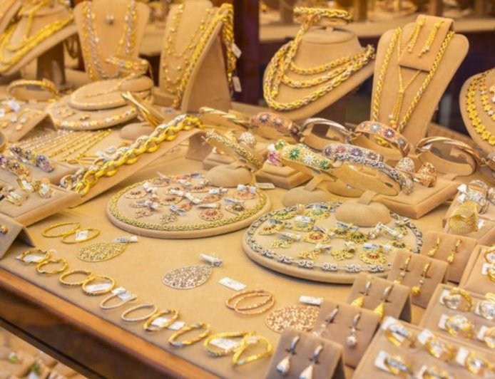 நகைப்பிரியர்களுக்கு சற்றே ஆறுதல் செய்தி: தங்கம் விலை சவரனுக்கு ரூ.560 குறைவு