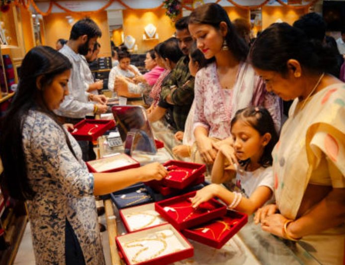 தங்கம் சவரனுக்கு ரூ.160 உயர்வு: வெள்ளி விலை மாற்றமில்லை