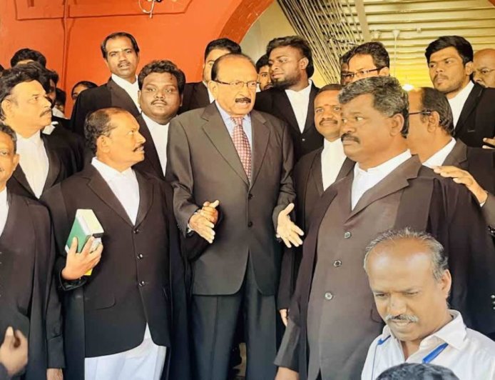 விடுதலைப்புலிகள் மீதான தடை நீக்க கோரிய வைகோ வழக்கு: உயர்நீதிமன்றம் தள்ளுபடி 