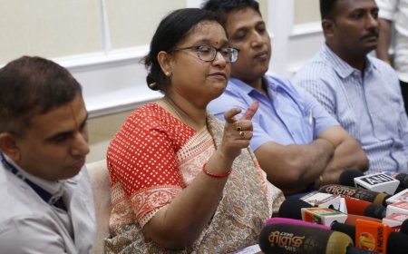 வரும் 26 ஆம் தேதி வரை புதிய வாக்காளர் அடையாள அட்டை  விண்ணப்பிக்கலாம் : தேர்தல் அதிகாரி அர்ச்சனா பட்நாயக்