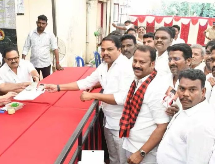 திமுக விருப்ப மனு ரூ 20 கோடி வசூல்: ஸ்டாலின், உதயநிதிக்கு அதிகம்,  அமைச்சர்களுக்கு எதிராக விருப்பமனு தாக்கல் இல்லை 