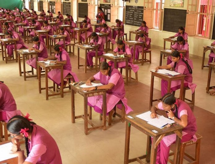 தேர்வில் வெற்றி பெற.. மாணவர்களுக்கான பிரத்யேக நட்சத்திர பலன்கள்!