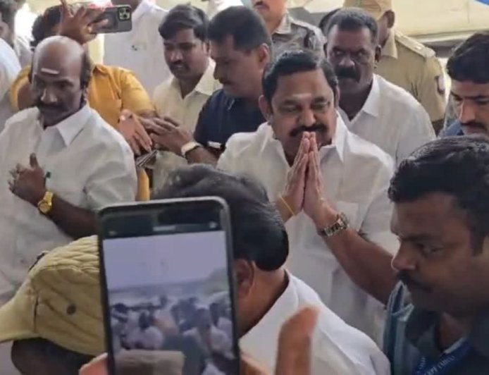 அதிமுக-பாஜக தொகுதி பங்கீடு இழுபறி: சிக்கலை தீர்க்க எடப்பாடி அவசர டெல்லி பயணம் 