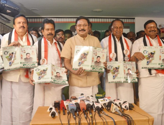 அமமுக 11 தொகுதி வேட்பாளர் அறிவிப்பு :  2 மாஜி அமைச்சர்களுக்கு மீண்டும் வாய்ப்பு 