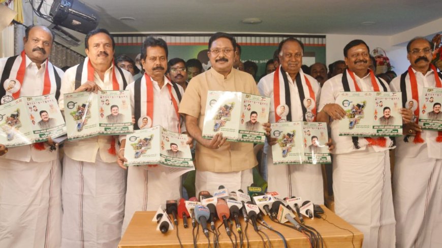 அமமுக 11 தொகுதி வேட்பாளர் அறிவிப்பு :  2 மாஜி அமைச்சர்களுக்கு மீண்டும் வாய்ப்பு 