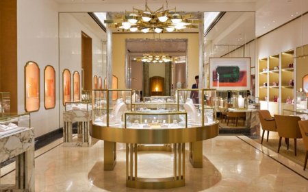 நேற்றைய தங்கம் சவரனுக்கு ரூ.1600 குறைந்திருந்த நிலையில், இன்றைய தினம் தங்கம், வெள்ளி விலை மாற்றமில்லாமல் விற்பனை ஆகிறது.