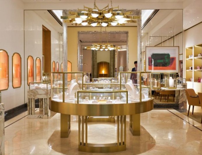 நகைப்பிரியர்களே கொஞ்சம் ரிலாக்ஸா இருங்க ! ஏனா தங்கம், வெள்ளி விலையில் சேஞ்ச் இல்ல