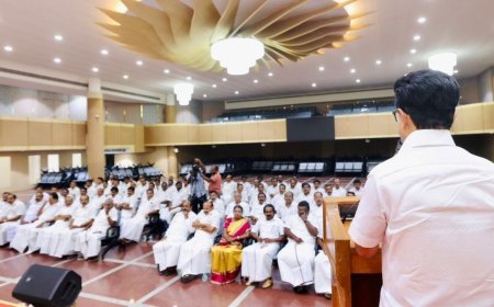 சட்டமன்ற தேர்தலில் நடந்திருப்பது சாகசமோ, சாதனையோ கிடையாது, புதுவிதமான கவர்ச்சி மாயாஜால சுனாமி : ஸ்டாலின் ஆதங்கம் 