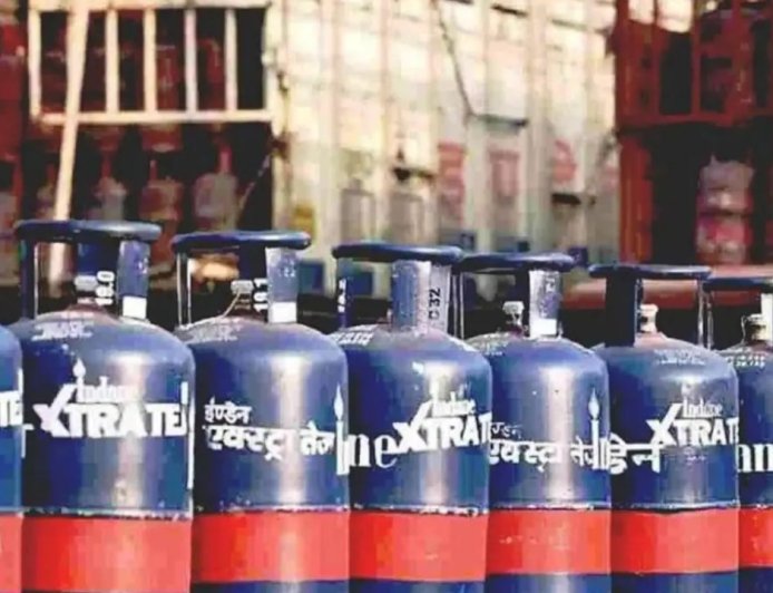 வணிக பயன்பாட்டு சிலிண்டர் விலை கடும் உயர்வு: உணவு பொருட்கள் விலை உயர வாய்ப்பு