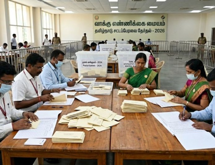 தபால் வாக்கு எண்ணிக்கை துவங்கியது: முன்னிலை பெற போவது யார்? 