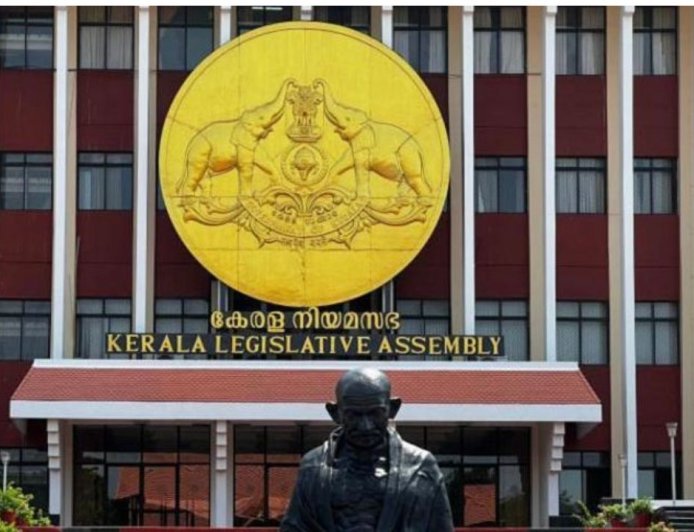 கேரளம் கம்யூனிஸ்ட் பின்னடைவு: ஆட்சியை கைப்பற்றும் காங்கிரஸ்!