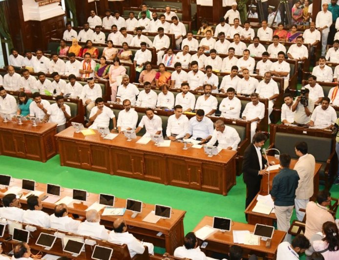 தமிழக எம்எல்ஏக்கள் 126 பேர் கிரிமனல் வழக்கு: தவெக இதிலும் முதலிடம் 