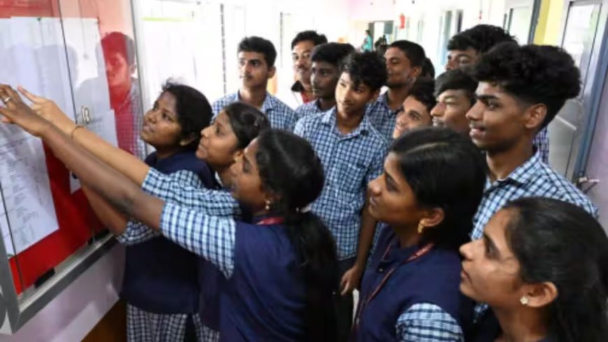 12-ம் வகுப்பு தேர்வு முடிவுகள் வெளியீடு: 95.2 சதவீதம் தேர்ச்சி, ஈரோடு முதலிடம் 