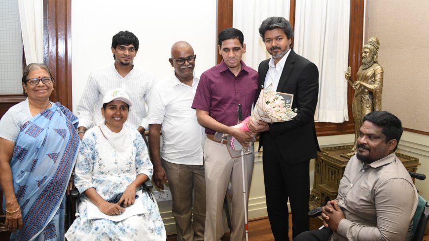 ரீல்ஸ் இல்லை ரியல்... உங்களுக்குத்தான் சால்வை... உணர்ச்சிவசப்பட்ட முதல்வர் விஜய்!