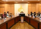 18 வயதுக்கு மேற்பட்டோருக்கு இனி ஆதார் அட்டை கிடையாது : மாநில முதல்வர் அறிவிப்பு 