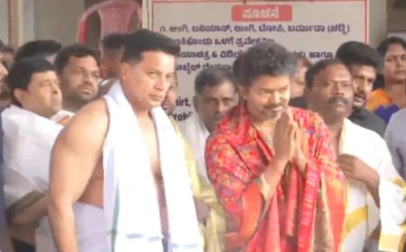 கொல்லூர் மூகாம்பிகை அம்மன் கோயில்: முதல்வர் விஜய் சாமி தரிசனம் 