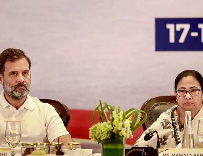 காங்கிரஸில் ஐக்கியமாகும் மமதா? அப்போ திரிணாமுல் காங்., நிலை?
