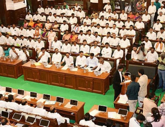 பரபரப்பான அரசியல் சூழலில் தமிழக சட்டசபை ஆளுநர் உரையுடன் நாளை கூடுகிறது: புறக்கணிக்க எதிர்க்கட்சிகள் முடிவு?
