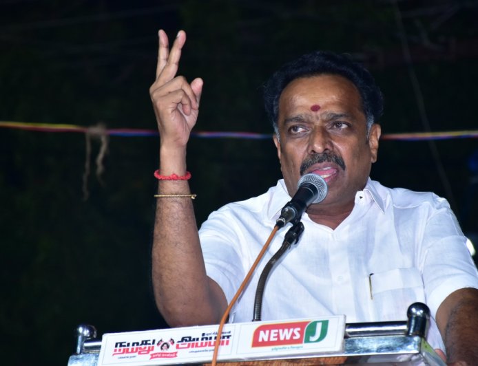 சுனாமியாக மாறும் பினாமிகள்.. வில்லங்கத்தில் விஜயபாஸ்கர்..?