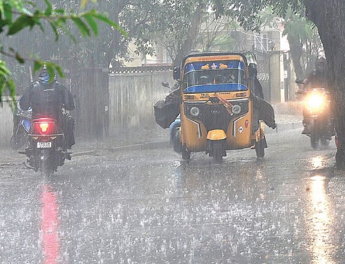 தமிழக கடலோர மாவட்டங்களில் இன்று கனமழைக்கு வாய்ப்பு :  வானிலை ஆய்வு மையம் தகவல்!