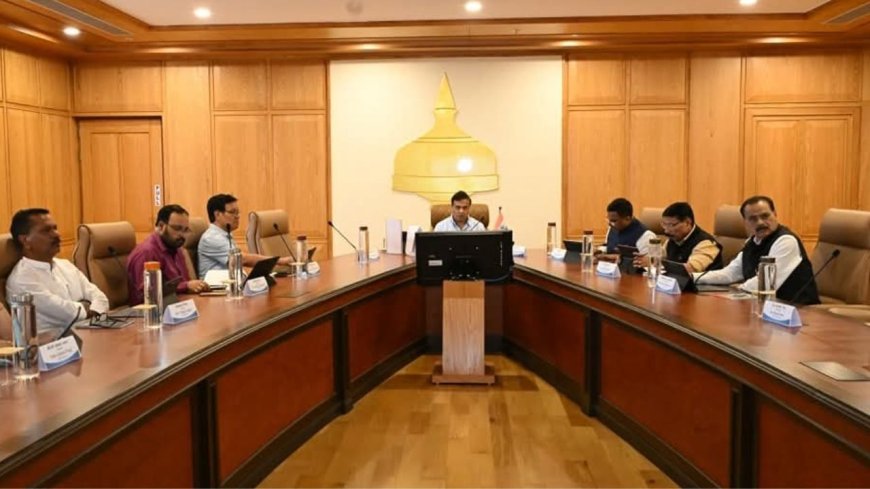 18 வயதுக்கு மேற்பட்டோருக்கு இனி ஆதார் அட்டை கிடையாது : மாநில முதல்வர் அறிவிப்பு 