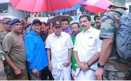 வயநாட்டில் பினராயி விஜயன் ஆய்வு... மீட்புப் பணிகள் குறித்து அதிகாரிகளுடன் ஆலோசனை...