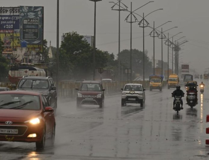 TN Weather: தமிழகத்தில் இன்று 3 மாவட்டங்களுக்கு கனமழை எச்சரிக்கை!