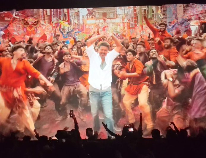 "இன்றுதான் எங்களுக்கு பொங்கல்" - 'ஜனநாயகன்' வெளியீட்டை கொண்டாடிய விஜய் ரசிகர்கள்!