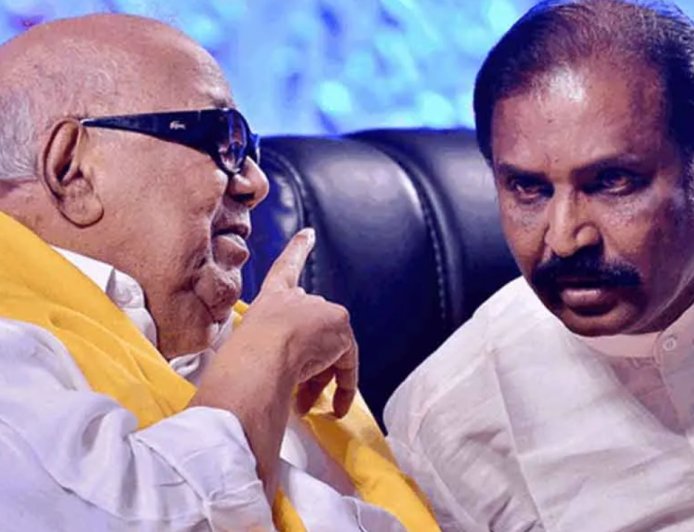 கவிஞர் வைரமுத்துவின் கவிதை உலகம்: கலைஞர் கருணாநிதியின் பாராட்டு....!