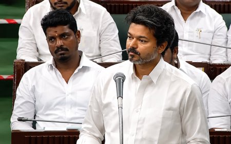 முதலமைச்சரின் காஸ்ட்யூமை கவனிச்சங்களா ?  சீக்ரெட் என்னவாக இருக்கும் ?