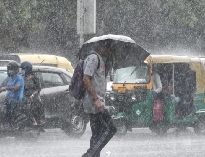 10 மாவட்டங்களுக்கு கனமழை எச்சரிக்கை.....வானிலை ஆய்வு மையம் தகவல்!