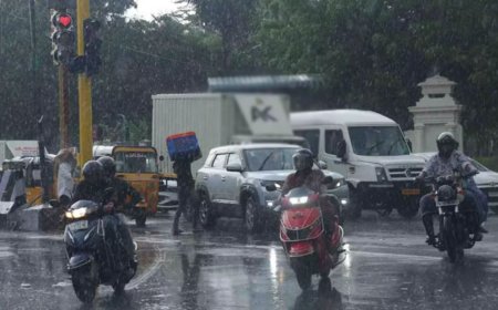 TN Weather: பலத்த காற்றுடன் கனமழை வெளுத்து வாங்கும்.. வானிலை மையம் எச்சரிக்கை!