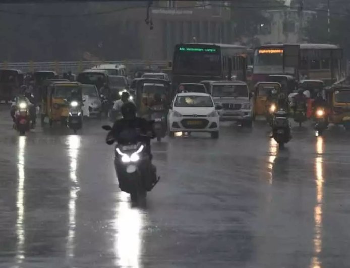 Weather Update: கொட்டி தீர்க்கப்போகும் கனமழை.. வானிலை மையம் வார்னிங்!