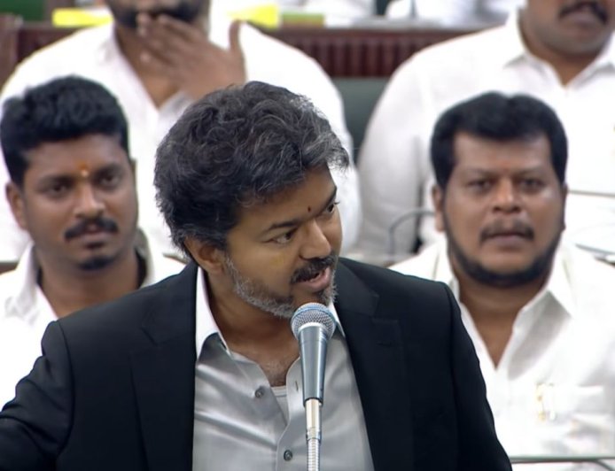 “இந்த ஆதாரம் போதுமா? இன்னும் கொஞ்சம் வேணுமா?” – சர்க்காரியா கமிஷனை கையில் எடுத்த விஜய்..!