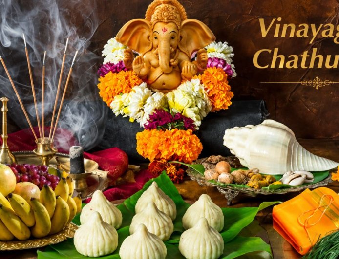 விநாயக சதுர்த்தி ஸ்பெஷல்: மூலமந்திரம் சொல்லி ஆனைமுகனை வணங்குவோம்!