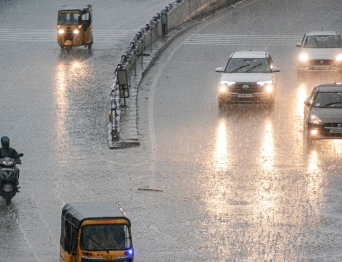 TN Weather: கொட்டி தீர்க்கப்போகும் கனமழை.. வானிலை மையம் வார்னிங்!