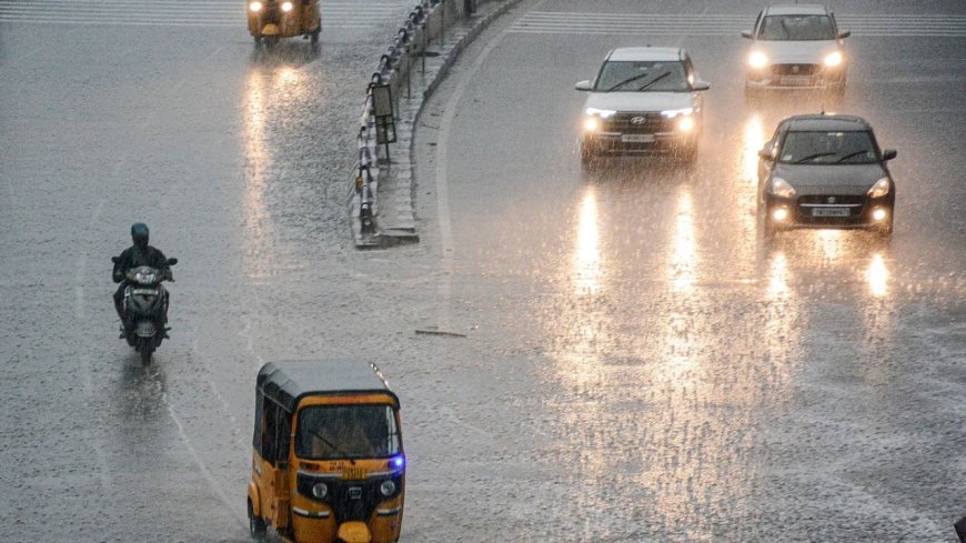 TN Weather: இடி மின்னலுடன் மழை வெளுத்து வாங்கும்.. வானிலை மையம் எச்சரிக்கை!