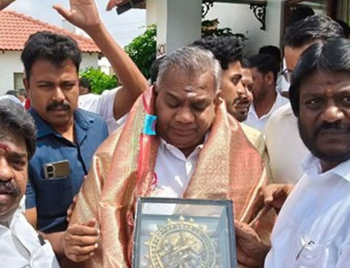 “துரோகம் மறக்காது!” அதிமுகவுக்கு டாடா காட்டிய முன்னாள் MLA... தவெகவில் திடீர் ஜம்ப்!