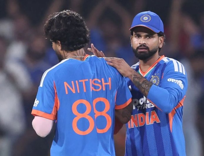 IND vs WI: 16 ரன்னில் அவுட்.. ஆனா பழி பௌலர்கள் மேலையா? ஸ்ரேயாஸ் ஐயரை வறுத்தெடுக்கும் ரசிகர்கள்!