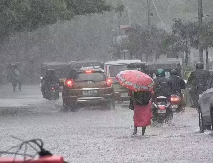 TN Weather: 10 மாவட்டங்களுக்கு இன்று ஆரஞ்ச் அலர்ட்.. வெளியான வானிலை அப்டேட்!