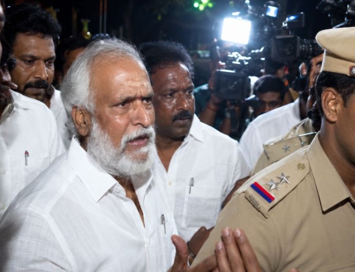 அன்பில் மகேஷைத் தொடர்ந்து சேகர் பாபு...அடுத்தடுத்து சிக்கும் திமுக மாஜிக்கள்!