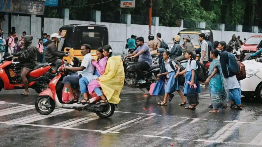 கனமழை எதிரொலி: பள்ளி, கல்லூரிகளுக்கு விடுமுறை.. வெளியான அறிவிப்பு!